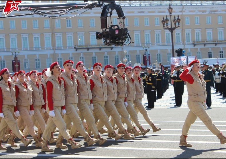 В Кирове впервые прошел парад юнармейцев.