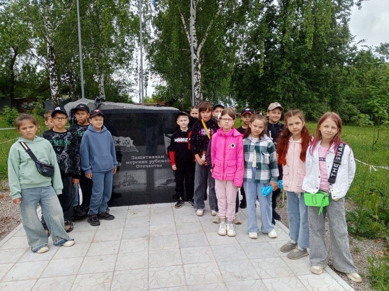 Экскурсии по памятным местам продолжаются.....